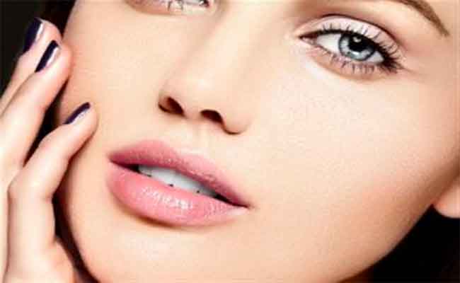 قبل الأعياد عليك الإعتناء ببشرتك على الأصول…لذا اليك كل الخطوات المطلوبة!