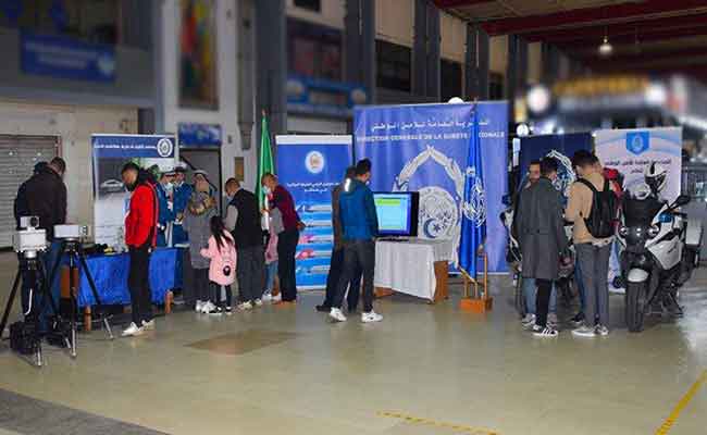 مشاركة مديرية الأمن في فعاليات اليوم الإعلامي للتوعية ومراقبة النقل الجماعي للمسافرين