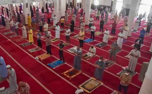 الجزائريون يؤدون صلاة الاستسقاء عبر جميع مساجد الجمهورية