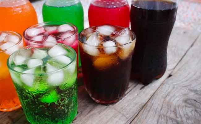 تجنّبوا الاثار السلبية للمشروبات الغازية على الامعاء!