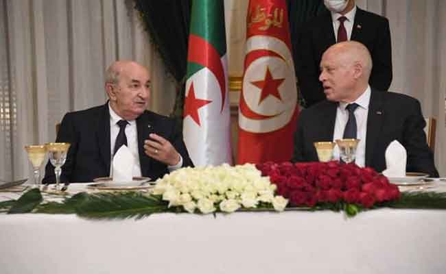 تبون و نظيره التونسي يؤكدان حرصهما على تمتين العلاقات “التاريخية والمتميزة” بين البلدين