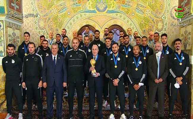 تكريم تبون للمنتخب الوطني للمحليين لكرة القدم المتوج بكأس العرب