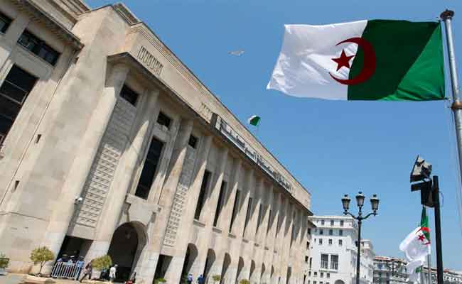 انطلاق سحب استمارات التصريح بالترشح لانتخابات التجديد النصفي لأعضاء مجلس الأمة