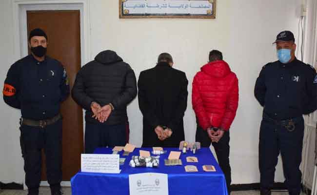 توقيف 3 أشخاص بينهم طبيب للأمراض العقلية يتاجرون في المهلوسات بقسنطينة