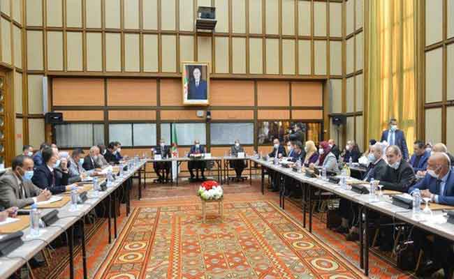 لجنة المالية و الميزانية تستمع لعرض حول مشروع قانون تسوية الميزانية ل2019