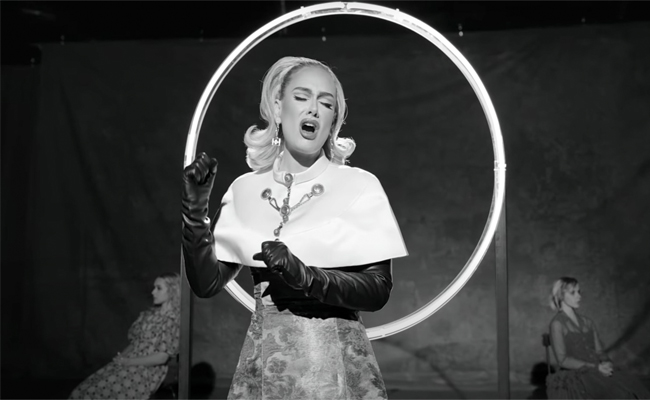 ب”Oh My God”أديل تكتسح مجددا “اليوتيوب” وتخطف 14 مليون مشاهدة في أقل…من يومين