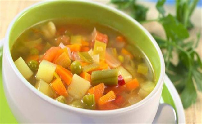 اسهل طريقة لتحضير شوربة خضار دايت وتساعدكم على حرق الدهون!