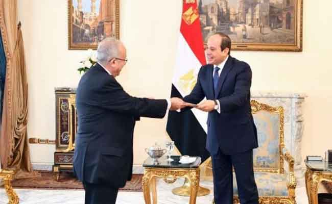 استقبال لعمامرة من طرف الرئيس المصري