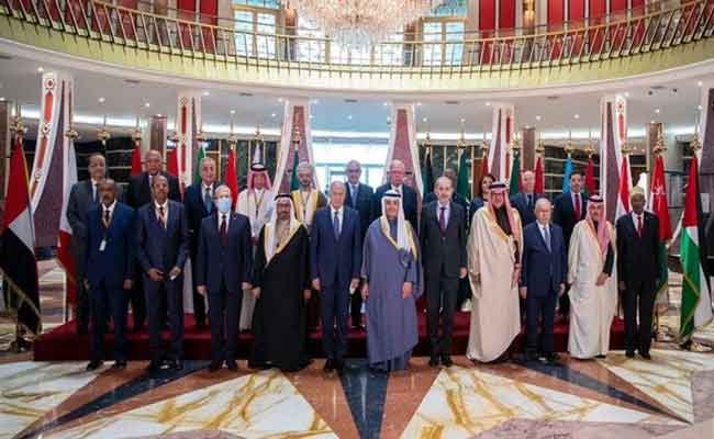 إحاطة لعمامرة نظراءه العرب بالخطوات التحضيرية للقمة العربية المقررة بالجزائر