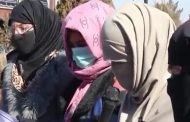 أفغانيات يتظاهرن دفاعا عن الحجاب