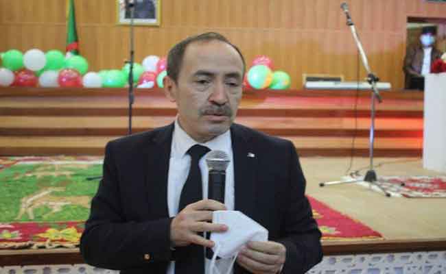 بلعابد : المدرسة تعد “المكان الذي يبنى فيه و يعزز الحس الوطني والمدني والتربوي لدى التلاميذ”