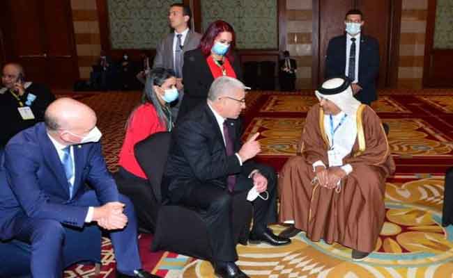 بوغالي يجري محادثات مع نظيره القطري بالقاهرة