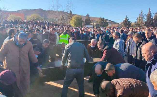 تشييع جثاميين ضحايا فاجعة عين ولمان الثمانية إلى مثواهم الأخير