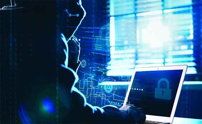 كيف يؤثر الابتزاز الالكتروني على نفسية المراهق؟