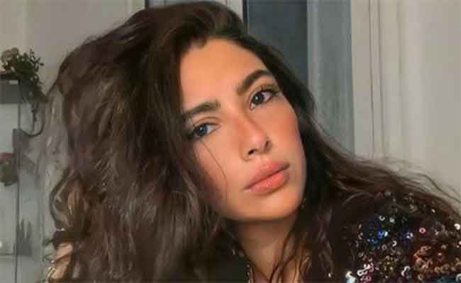 هدى المفتي بين تامر حسني و هنا الزاهد في فيلم” بحبك”…