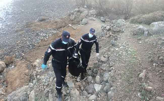 أمواج شاطئ الرمال الذهبية بعنابة تلفظ جثة