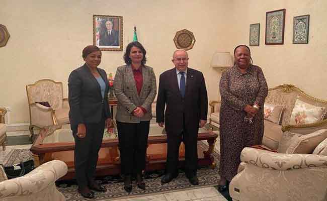 لقاءات للعمامرة مع نظرائه من ليبيا و انغولا و جنوب افريقيا بأديس ابابا