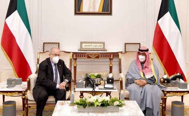 تسليم لعمامرة رسالة من الرئيس تبون إلى أمير الكويت