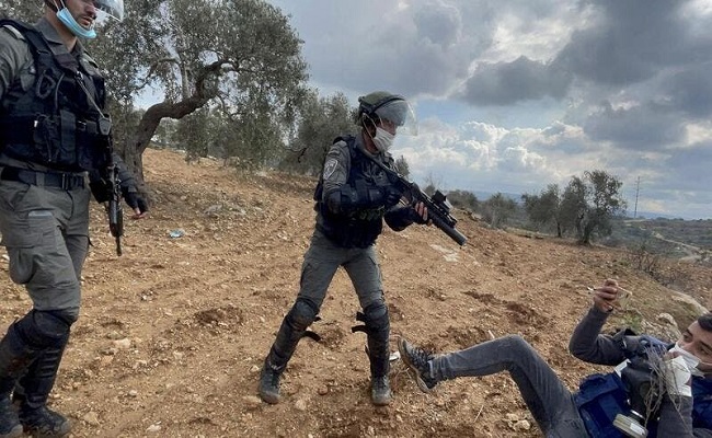 إصابة عشرات الفلسطينيين خلال مواجهات مع القوات الإسرائيلية