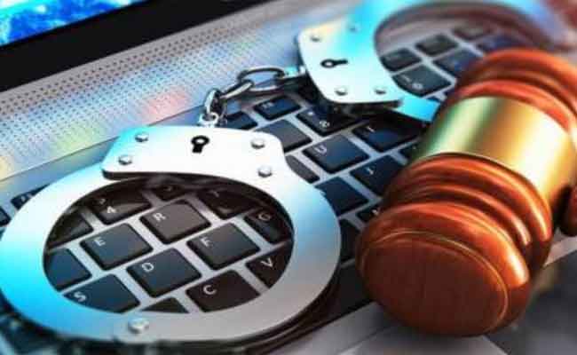 إلقاء القبض على 3 أشخاص تورطوا في جرائم إلكترونية في باتنة