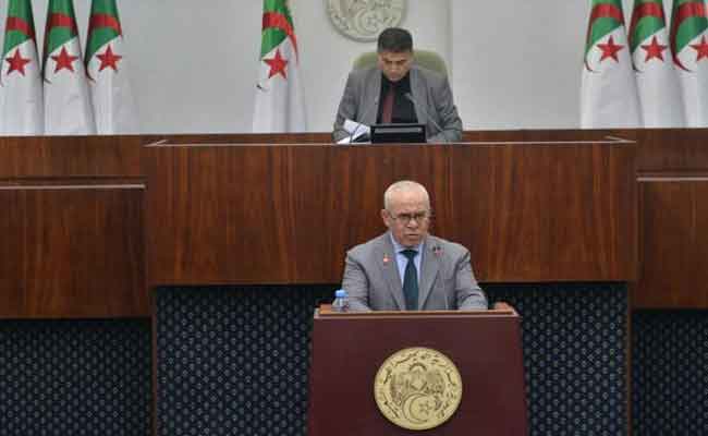 وزير العمل يؤكد عزم الحكومة استكمال عملية إدماج منتسبي الإدماج المهني و الاجتماعي