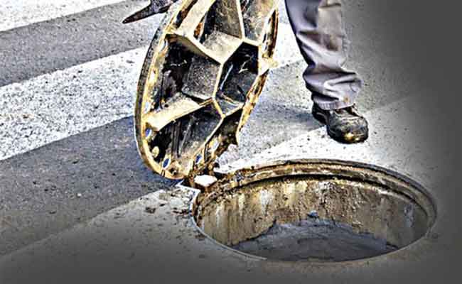 الإطاحة بعصابة إجرامية تحترف سرقة أغطية البالوعات بعنابة