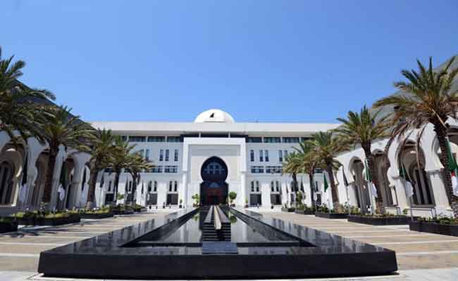 الخارجية تؤكد أن عدد الجزائريين الذين عبروا الحدود الأوكرانية باتجاه بولندا بلغ 1727 مواطن