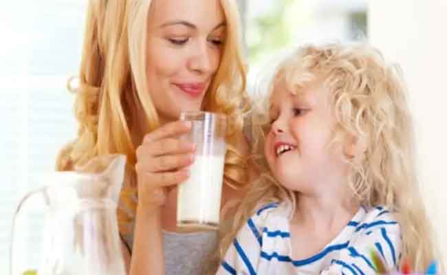 حيل ذكية لتشجيع الطفل على شرب الحليب…