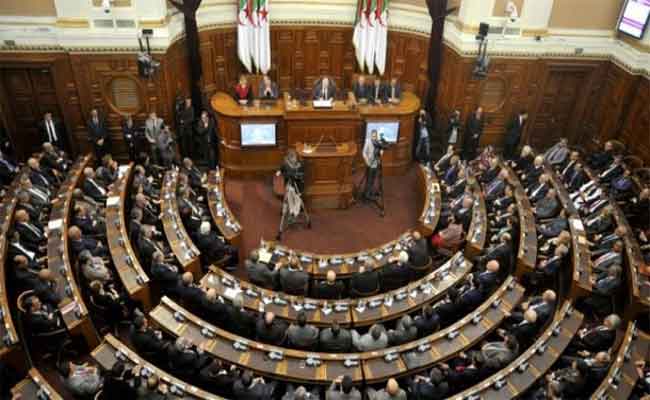 تعيين كمال بوشامة وأبو جرة سلطاني عضوين في مجلس الأمة ضمن الثلث الرئاسي