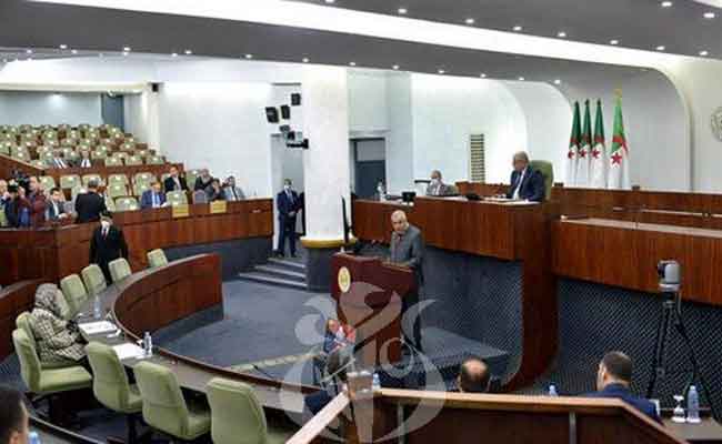 طبي يعرض مشروع قانون انتخاب أعضاء المجلس الأعلى للقضاء و النواب يثمنون…