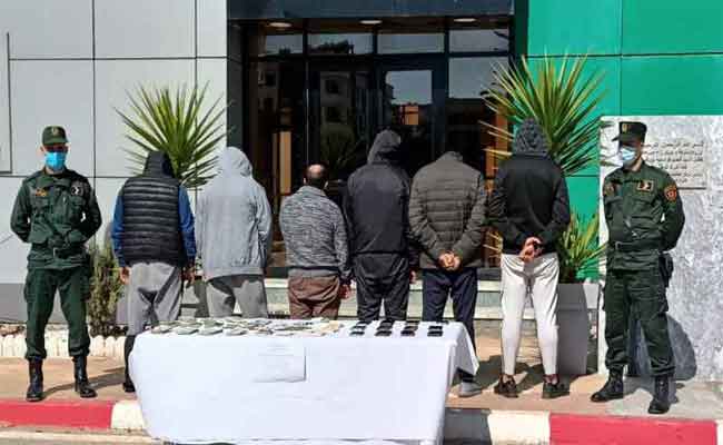 تفكيك شبكة إجرامية دولية تحترف الإبحار السري و حجز 12 قارب بوهران