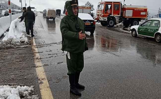 التقلبات الجوية تتسبب في غلق عدد من الطرق الوطنية و الولائية و صعوبة السير فيها