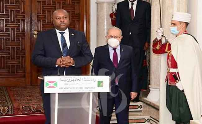 وزير خارجية بوروندي يؤكد على ضرورة العمل لتعزيز العلاقات بين بلده و الجزائر
