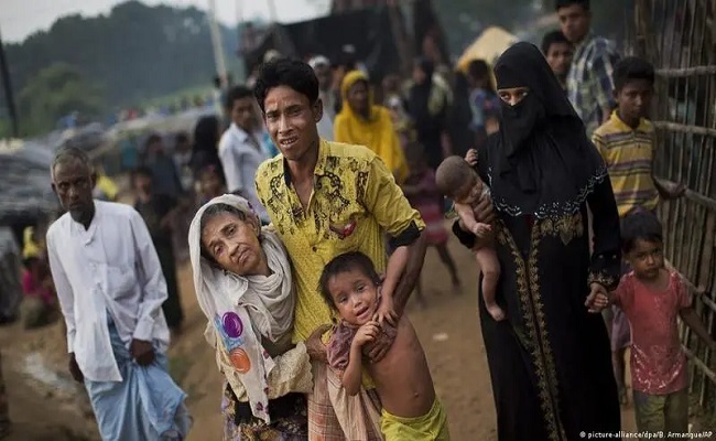 القمع العسكري في بورما للمسلمين يصل لمستوى الإبادة جماعية