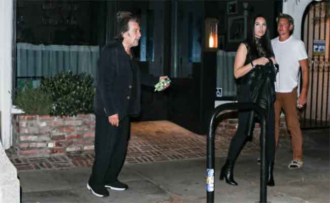 قلب أل باتشينو يخفق لشابة خليجية تصغره بأكثر من 50 عاما…