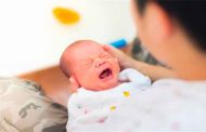 هل تعلمين أنّ البكاء يمكن أن يكون مفيداً لطفلك الرضيع؟