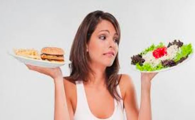 اذا اكلت وجبة دسمة اثناء الرجيم…قومي بالخطوات التالية