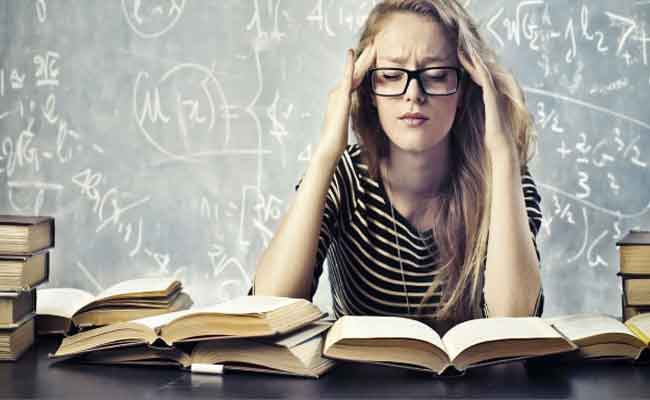 طرق بسيطة للحدّ من تشتّت انتباه المراهق أثناء الدراسة