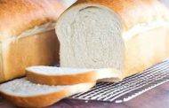 هل صحيحٌ أن الخبز الابيض يزيد من الوزن؟