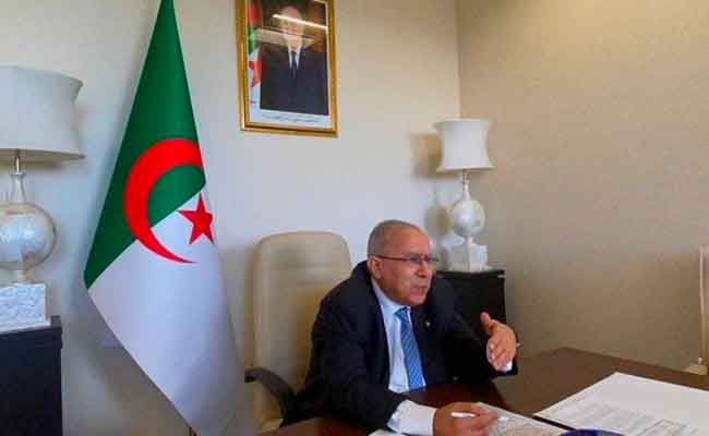 مشاركة لعمامرة في اجتماع تنسيقي لمجموعة الاتصال العربية بشأن النزاع في أوكرانيا