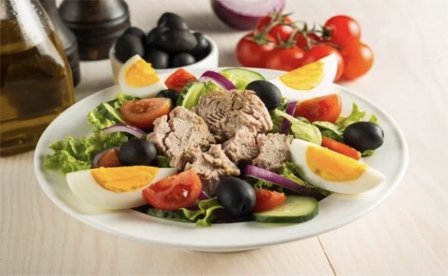 بالخطوات…كيف تتبعون رجيم البيض والدجاج لخسارة الوزن؟