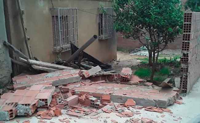 مصرع بنت و ولد في حادثي سقوط جداري منزلهما عليهما بتنس و المسيلة