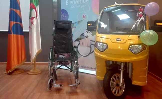 سونلغاز يسلم دراجات ثلاثية العجلات و كراسي متحركة للعمال من ذوي الاحتياجات الخاصة