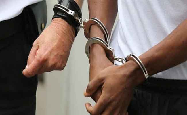 الإطاحة بشخصين روجا أوراق نقدية مزورة بسوق أسبوعي للمواشي بأم البواقي