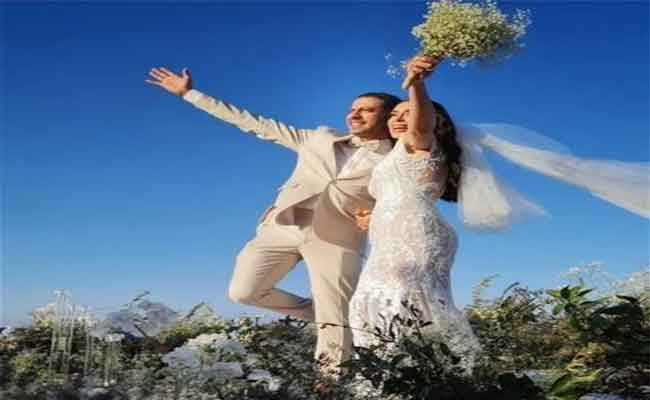 محمد فراج وبسنت شوقي يتوجان قصة حبهما بحفل زفاف على مدار يومين في أجواء صيفية…