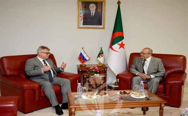 بوسليماني يجري محادثات مع سفير روسيا بالجزائر