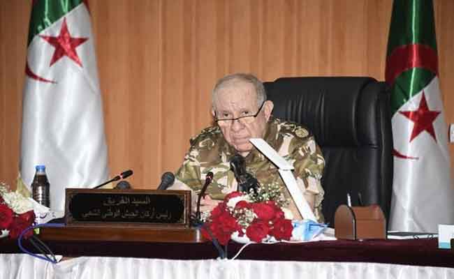 شنقريحة يدعو الجزائريين إلى “الانخراط بقوة” في مبادرة “اليد الممدودة” التي أعلن عنها تبون