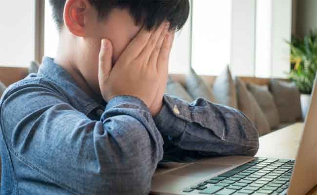 هذه العادات السيئة تؤذي العيون فتجنّبوها…