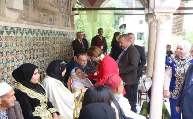 إشراف كريكو  على حفل تضامني مع مقيمين بمرافق قطاع التضامن الوطني