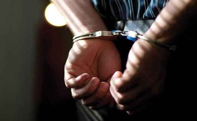 الإطاحة بنصاب انتحل صفة هيئة نظامية للنصب مغتربين من كبار السن بالعاصمة